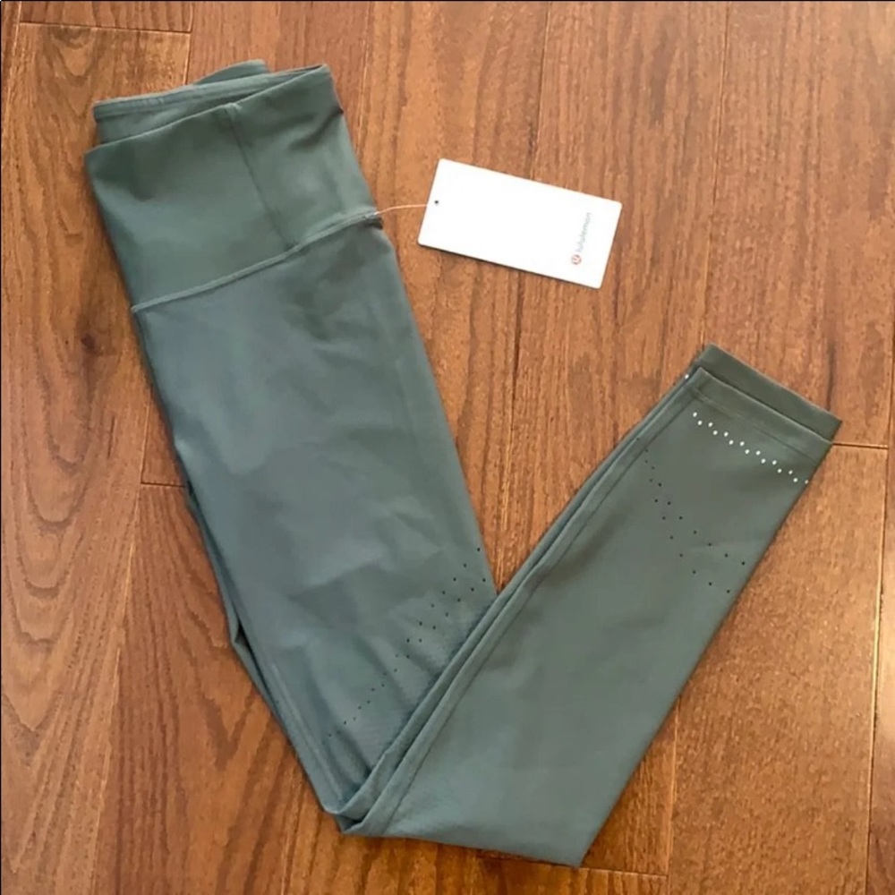 New lululemon in focus run tights - Picture 5 of 6